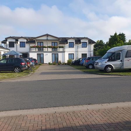 Hotel-Pension Pastow Garni Broderstorf Exterior photo